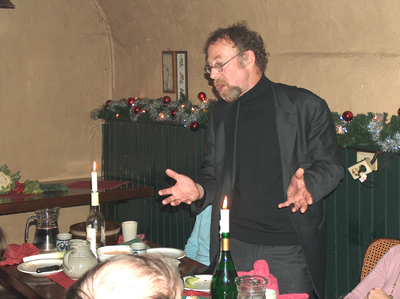 878155 Afbeelding van de toespraak van het bestuurslid Ab Seijnder tijdens het kerstdiner voor de medewerkers van het ...